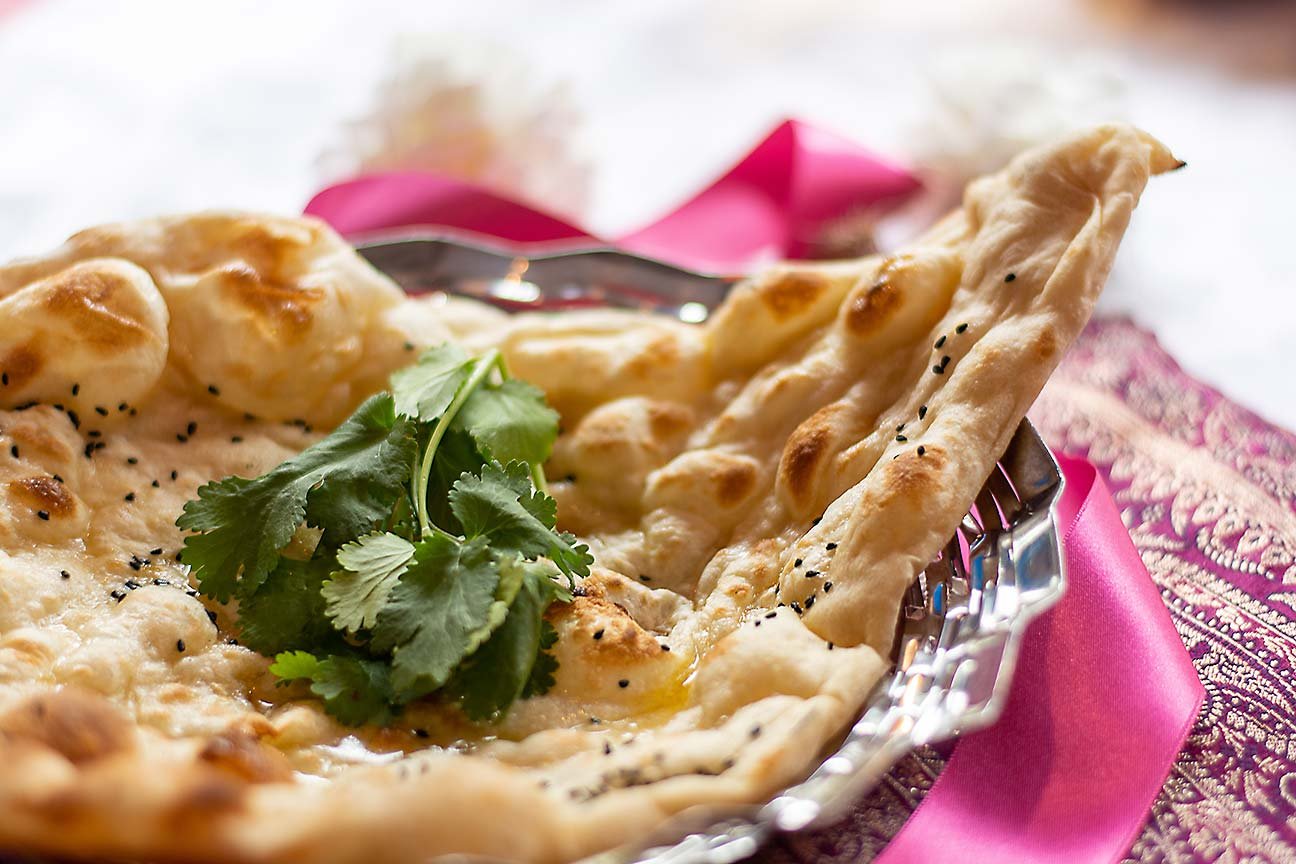 Curry-Palace-Espoo-Naan-leipä
